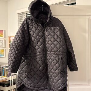 Athleta Women’s Whisper Featherless Quilted Parka/Jacket  - Black